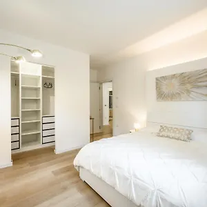  Appartamento Elegant Apartment - Free Wifi, Private Parking & Air Conditioning